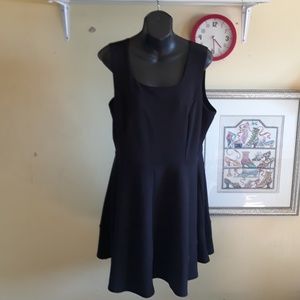👗Plus size Plain black dress